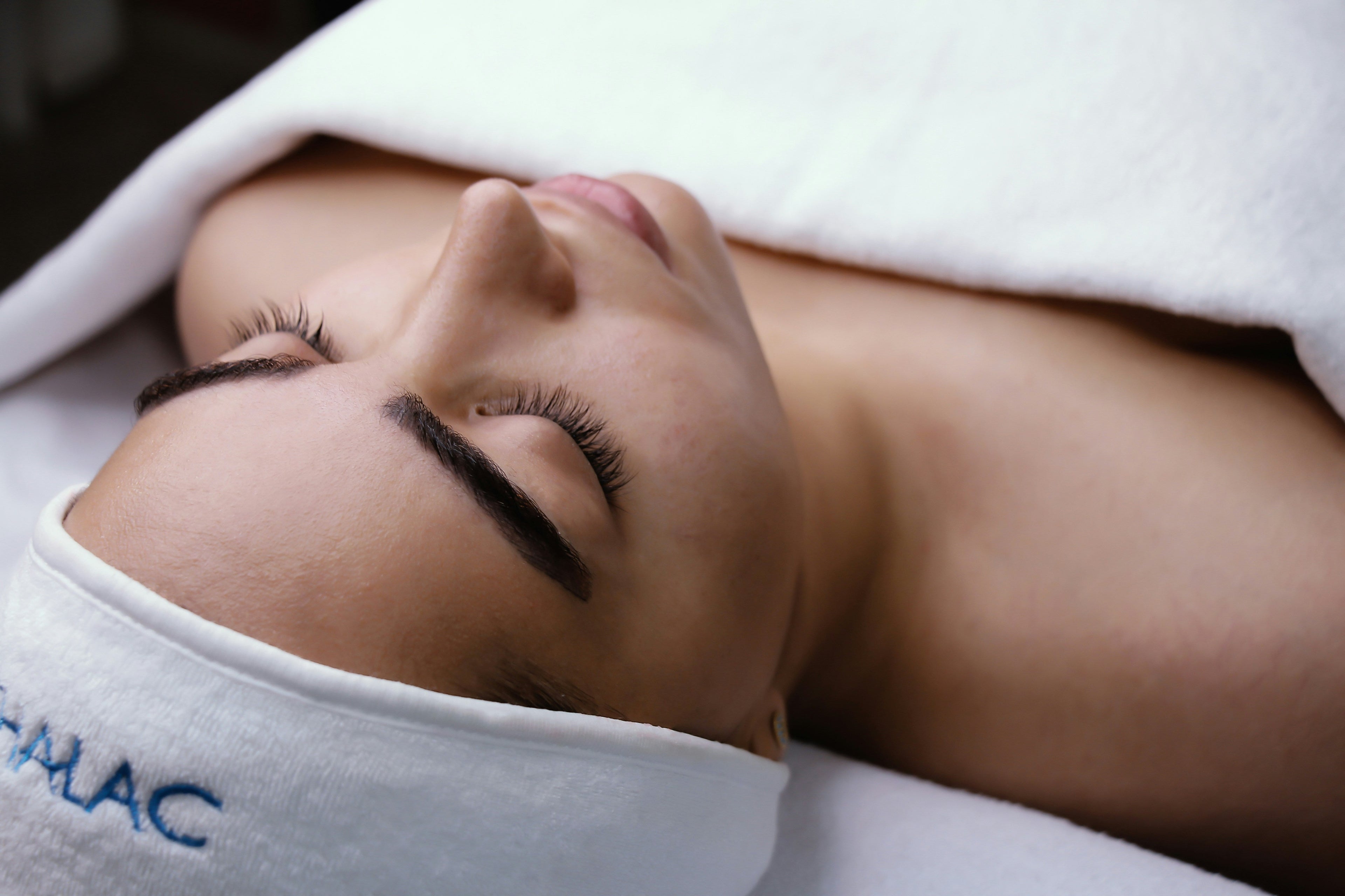 10 Signs Your Skin Is Losing Collagen (And What You Can Do About It)